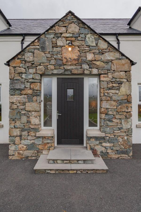 Beautiful Mountain Views & Private Hot Tub Villa Kilcoo Exterior photo