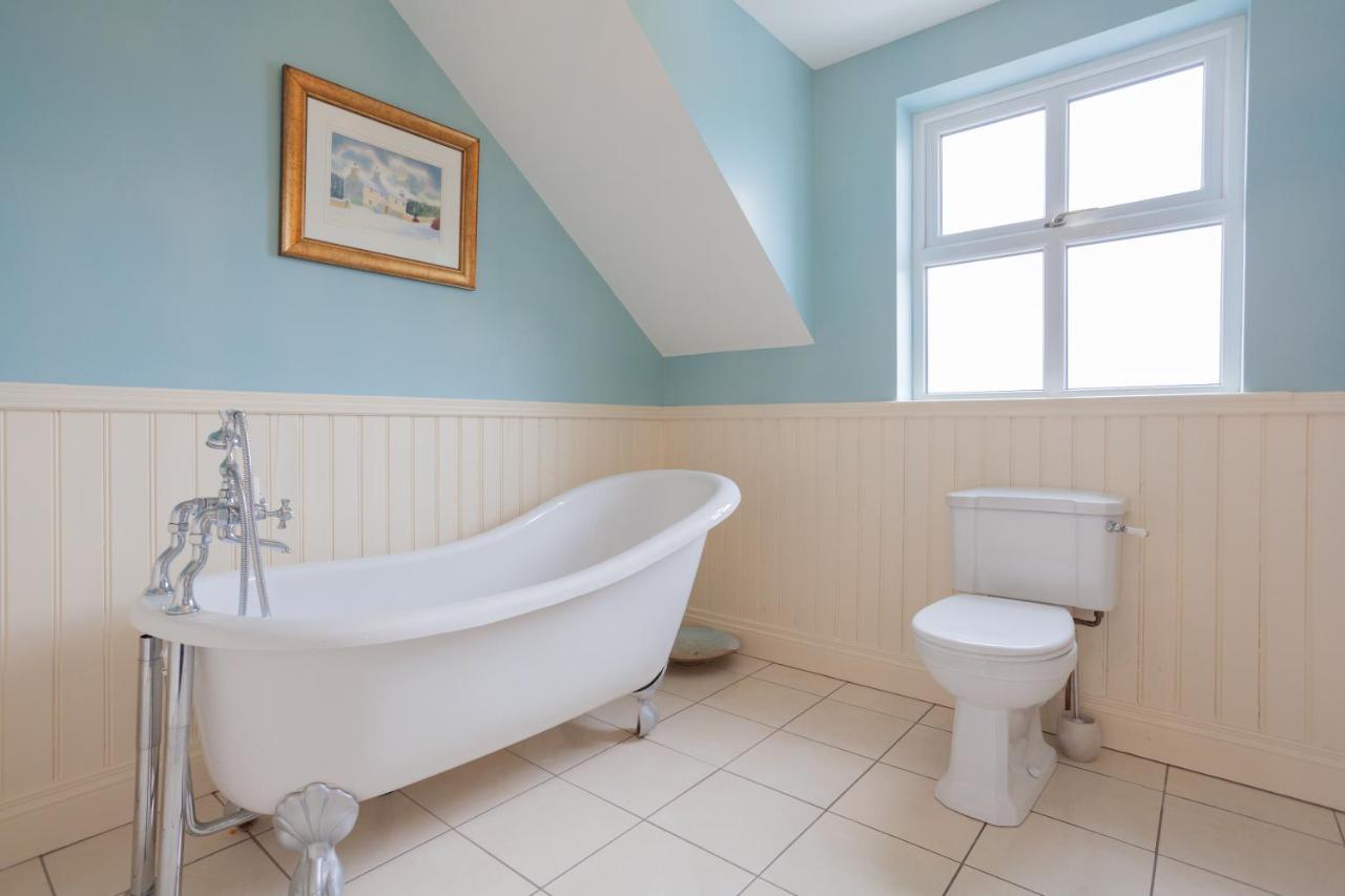 Beautiful Mountain Views & Private Hot Tub Villa Kilcoo Exterior photo